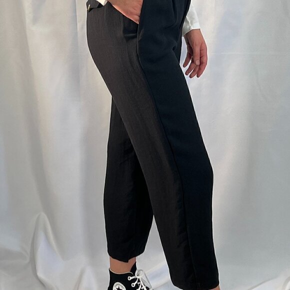 Cropped lightweight woven black straight leg high waisted trousers - Picture 2 of 4